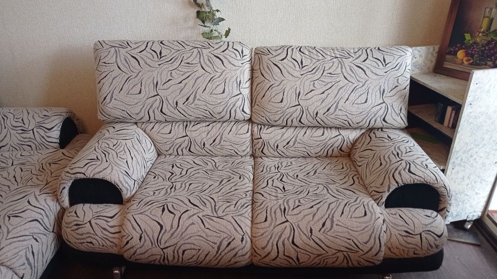 Срочно продам мебель , эксклюзивный вариант в отличном состоянии