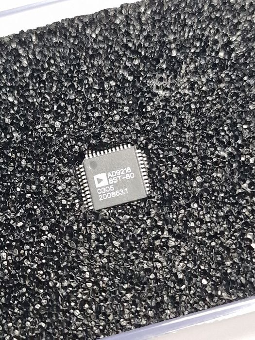 #853   AD9218 BST-80 Analog Devices
