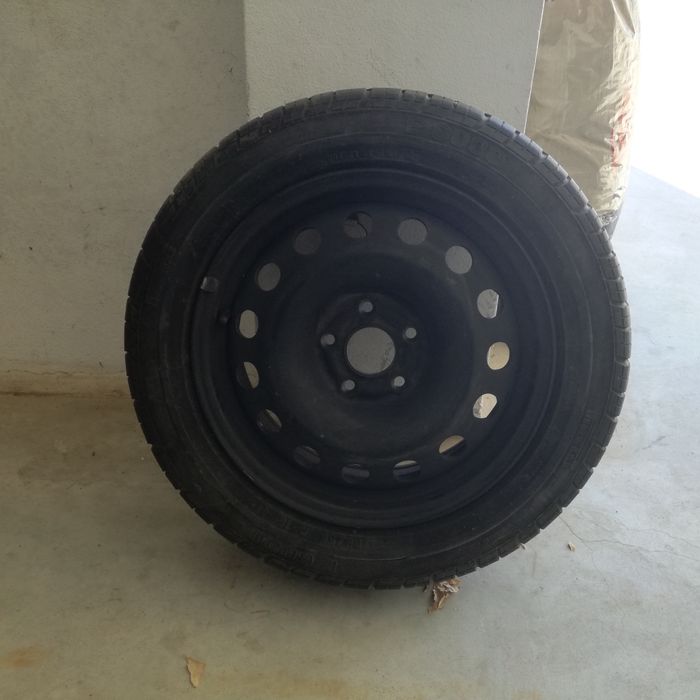 Pneu Pirelli P6000 dimensão 205/55 e jante novos.