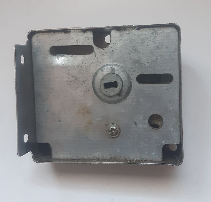 Дверной замок    .