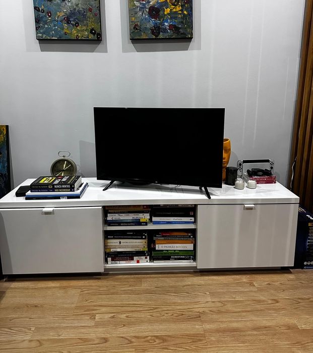 Móvel televisão branco