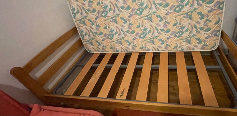 Cama de madeira 1 pessoa
