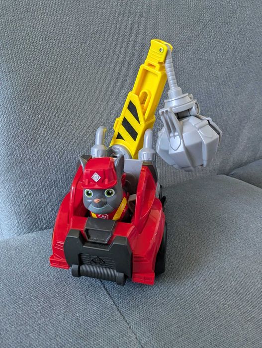 Spin Master Psi Patrol Rubble&Crew Charger Pojazd budowlany czerwony Chwytak Dźwig z Figurką