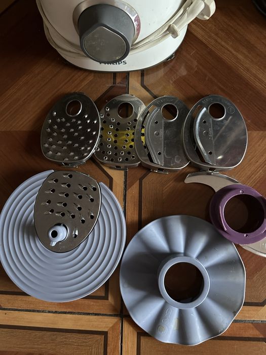 Кухоний комбайн philips hr 7761