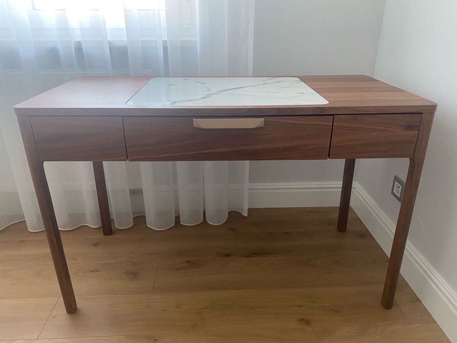 Eleganckie biurko marki Angel Cerda