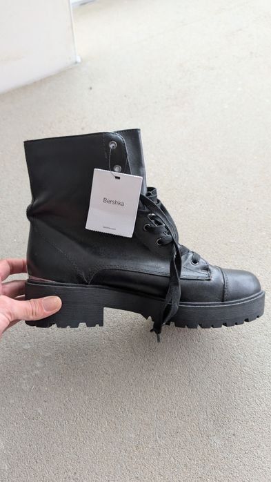 Sznurowane botki Bershka nowe