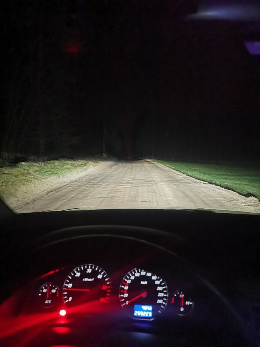 Przeróbki lamp regeneracja odbłyśników montaż biled bi-led ringów led