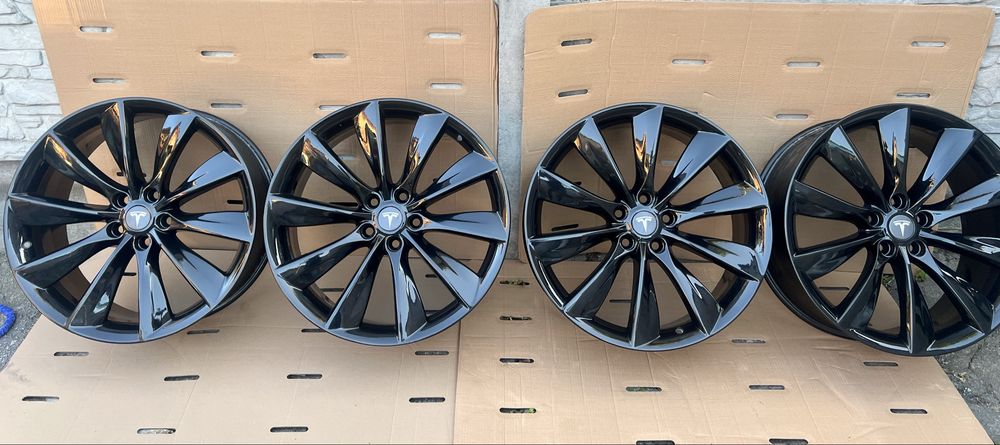 Оригинальные диски Tesla Model Y,S,X Performance R21 "Uberturbine"
