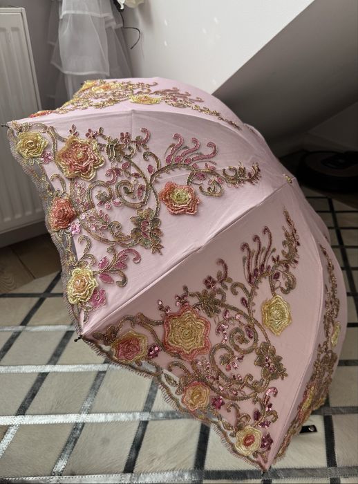 Luksusowy parasol różowy z haftem