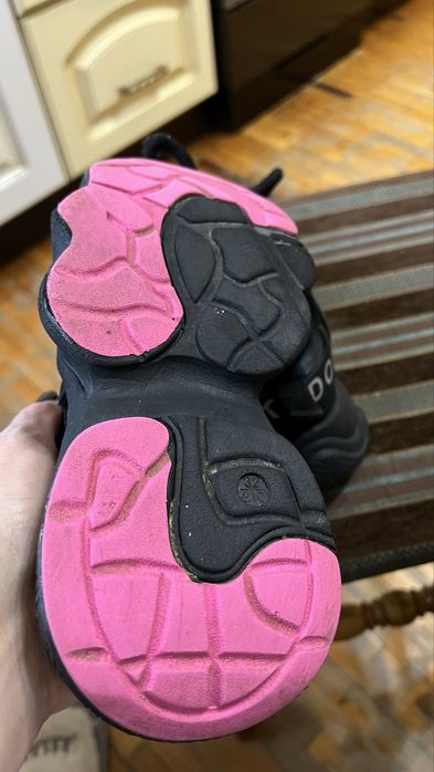 Кросівки на дівчинку