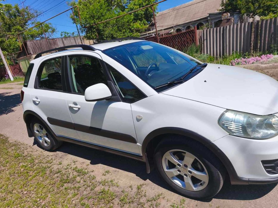 Продам Suzuki SX4 2011