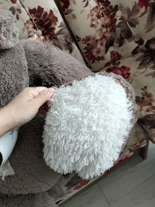 Великий м'який ведмідь