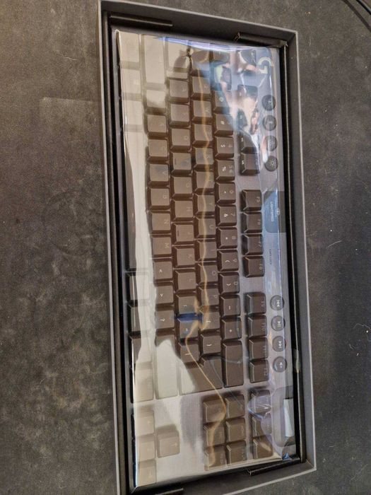 Klawiatura Logitech G915 TKL Nowa