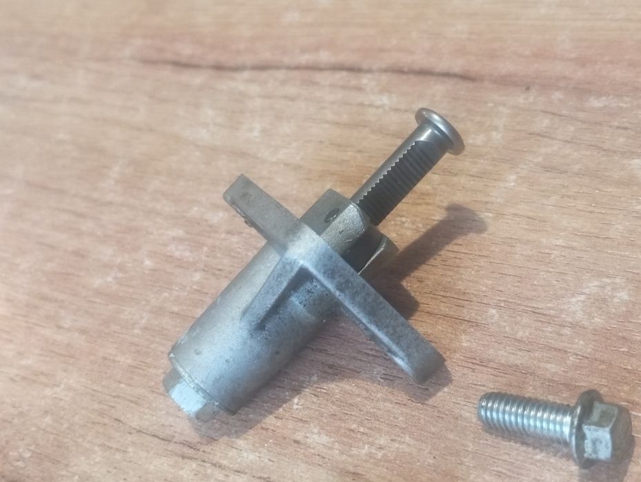 Napinacz rozrządu Aprilia SX 125 napinacz łańcuszka chydrauliczny