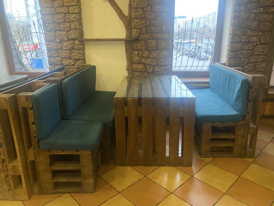 Продам для кафе мебель, холодильники и печки