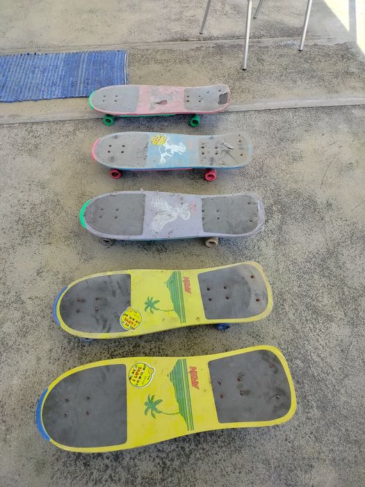 Skates novos em ótimo estado