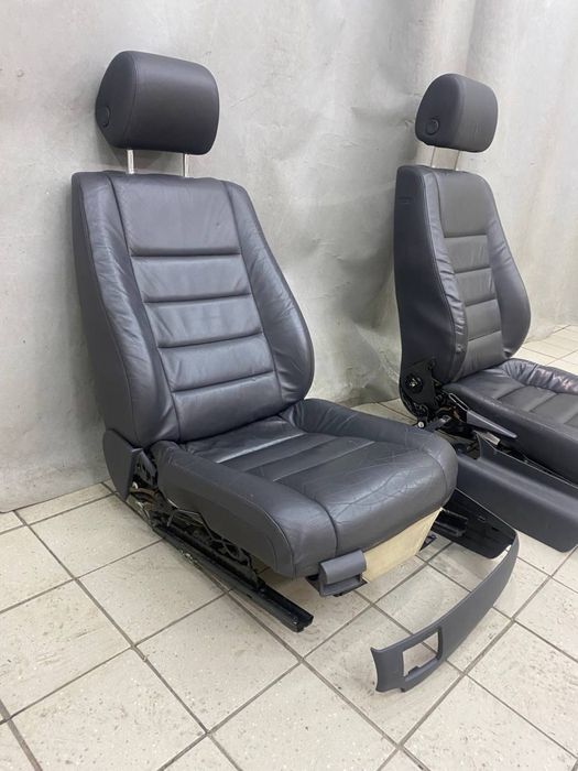 Автомобільні сидінння