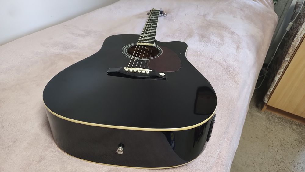 Ever Play AP-303CEQ GT-4 BK solidna gitara elektroakustyczna. Dobra cena !!