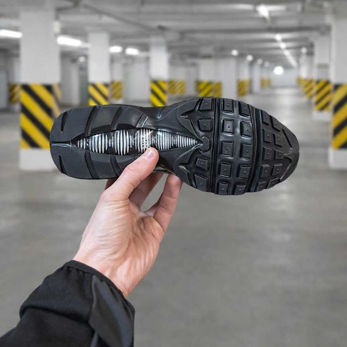 (2242) Кросівки Nike Air Max 95 чорні з сірим (37-41) найк