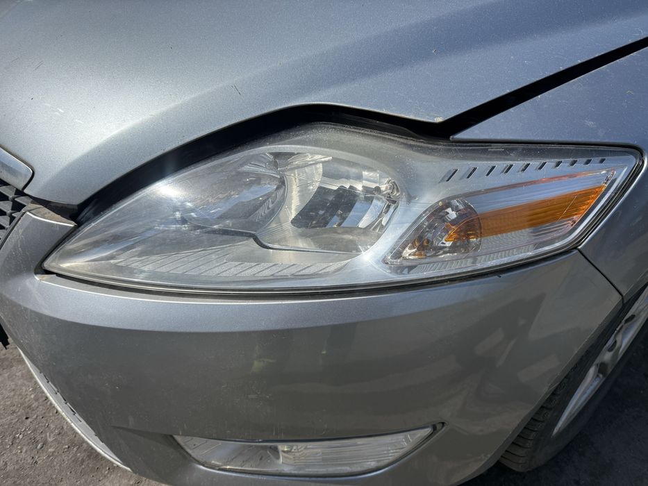 Lampa lewa przednia Ford Mondeo Mo4