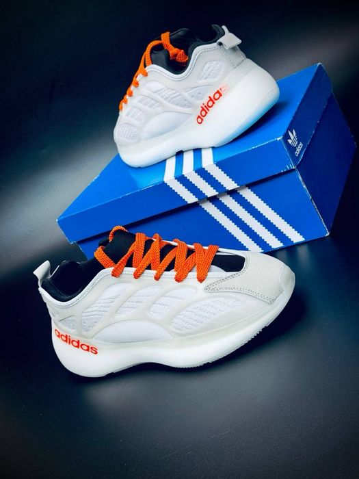 Красочные кроссовки Adidas Yeezy Boost/ легкие и практичные на лето красовки Адідас кросівки буст Адидас Буст Изм буст ізі буст Yeezy Boost izi boost
