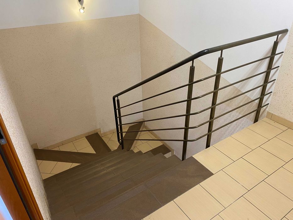 Budynek handlowo-usługowy w centrum Glinojecka przy trasie S60