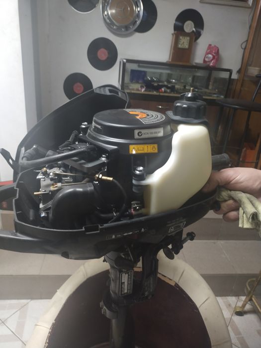 Подвесной лодочный мотор Сузуки 2.5