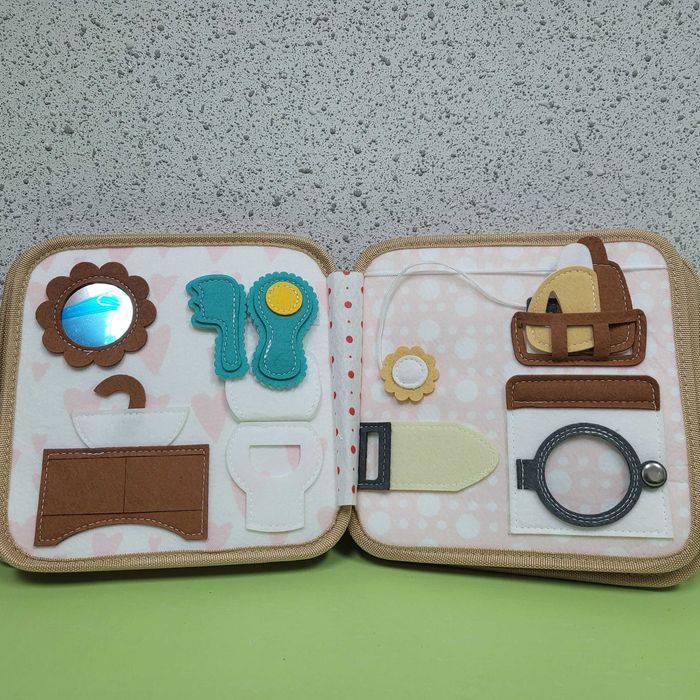 Книга бізіборд фетрова "Лялька" дівчинці розвиваюча м'яка на липучках