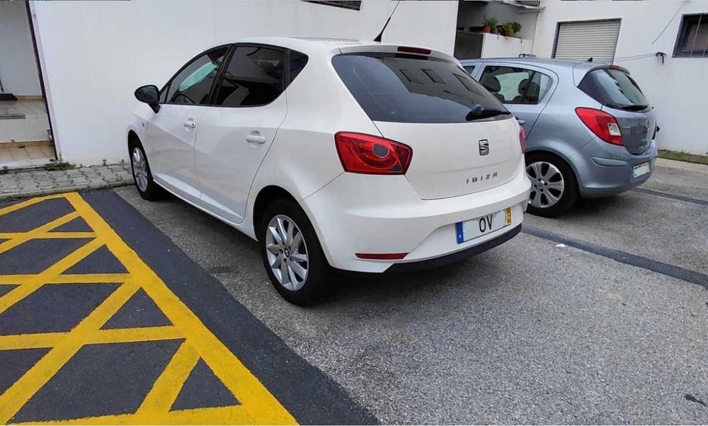 Seat Ibiza 1.2 Style Gasolina 70CV 83mil Quilómetros