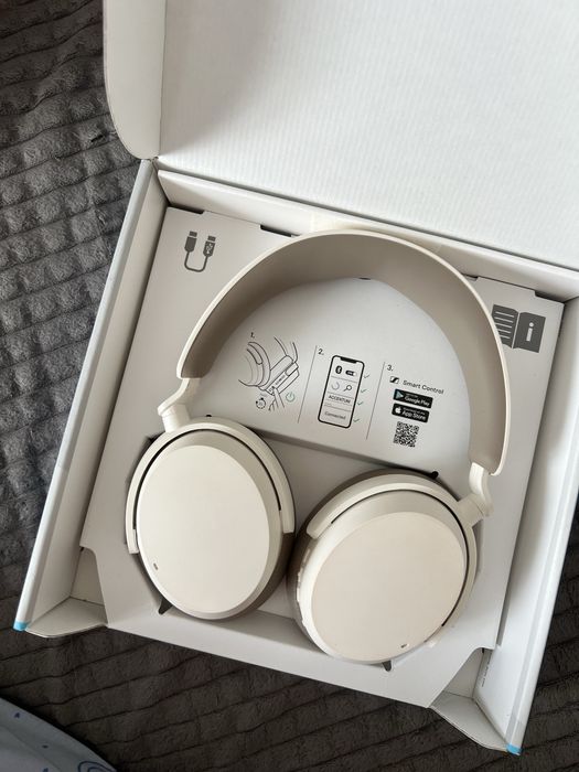 Навушники Sennheiser Accentum Wireless White
