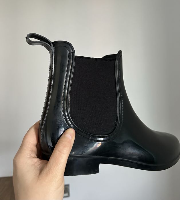 Wygodne, krótkie, damskie czarne kalosze - z połyskiem, rozmiar 39