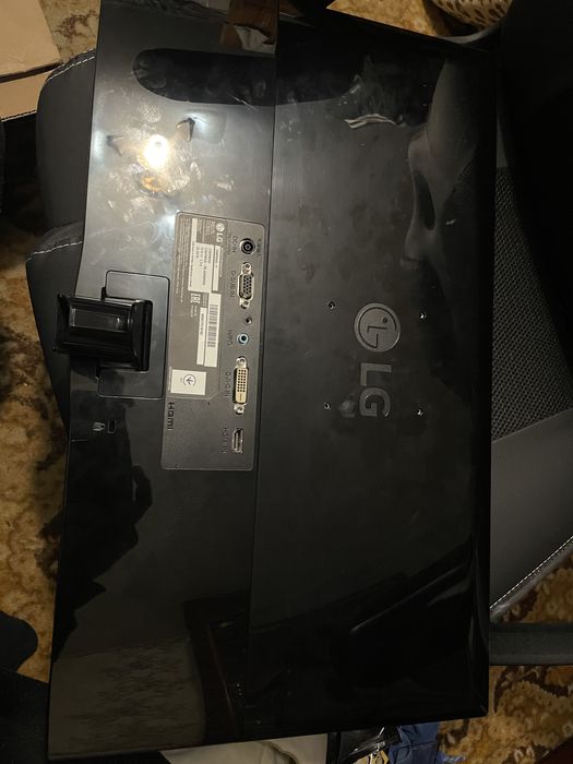 Продам монитор LG MP68VQ-P