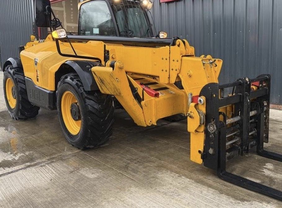 Навантажувач телескопічний JCB 540-140