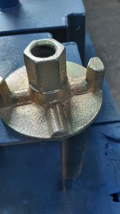 Стяжна гайка . Винт дл.600.мм.Аренжа опалубки.