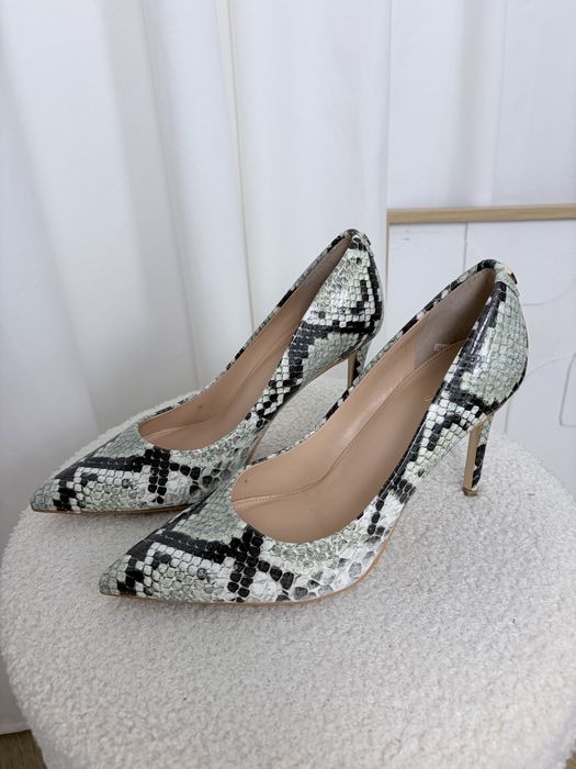 Szpilki Guess 38 wezowe eleganckie buty na obcasie