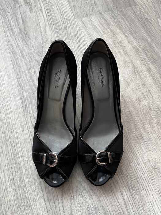 Buty damskie na obcasie rozm. 39