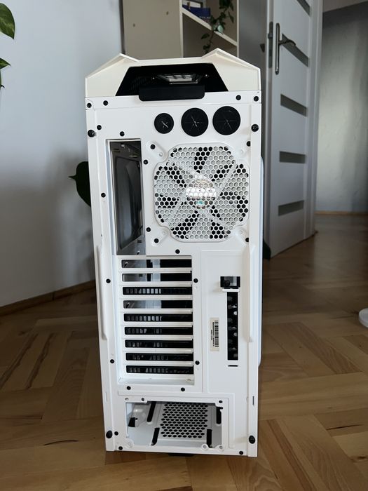 Obudowa komputerowa biała cooler master cm storm stryker retro