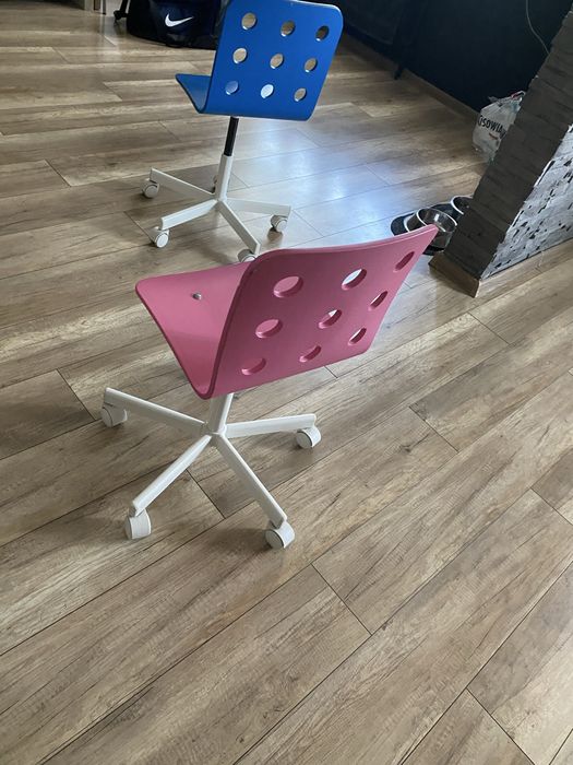Krzesło do biurka IKEA, kolor różowy , dziecięce .