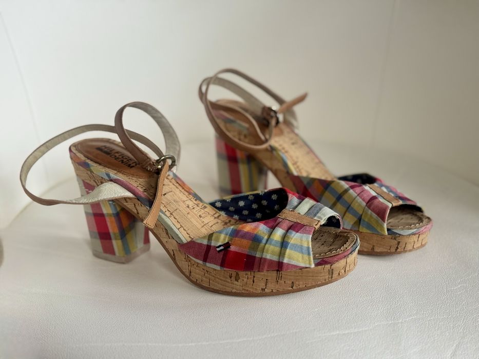 Tommy Hilfiger sandalki 39