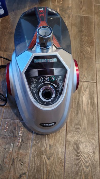 Продам професійний відпарювач ISTEAMER IS 712