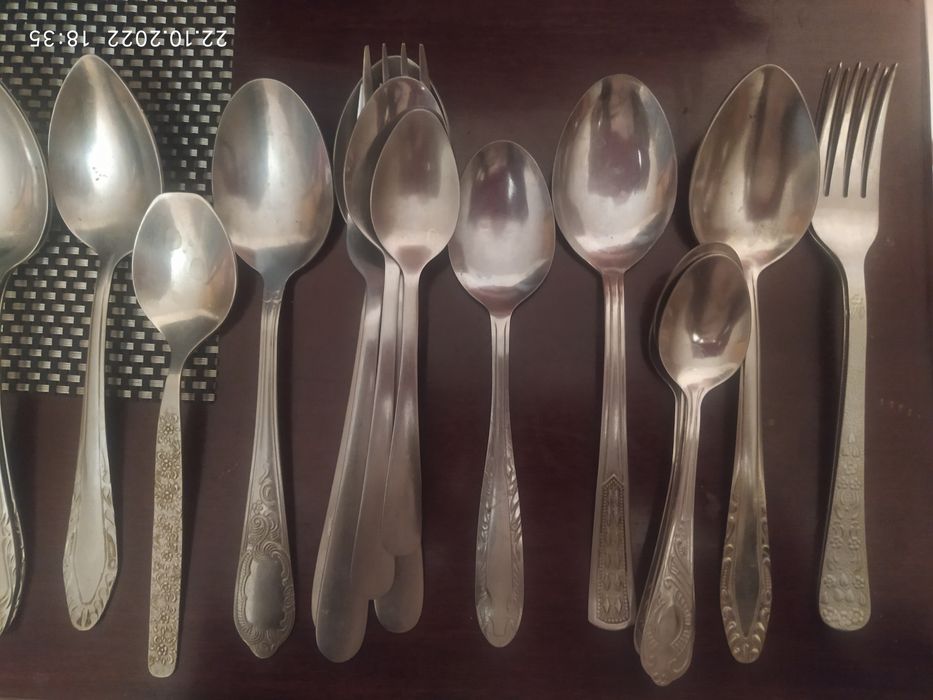 Продам столовые приборы!)