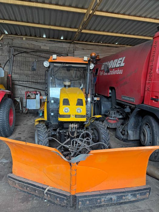 CIĄGNIK KOMUNALNY PRONAR MTZ 320 AMK z pługiem i posypywarką