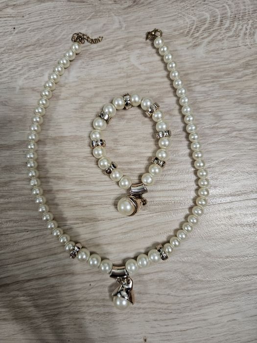 Браслет та намисто Тюсо