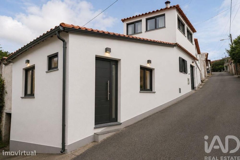 Moradia geminada em Ceira de 85 m2