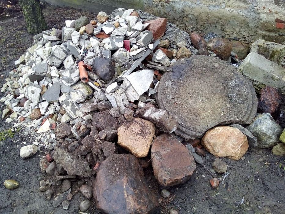 Gruz - beton - kamienie pozostałości