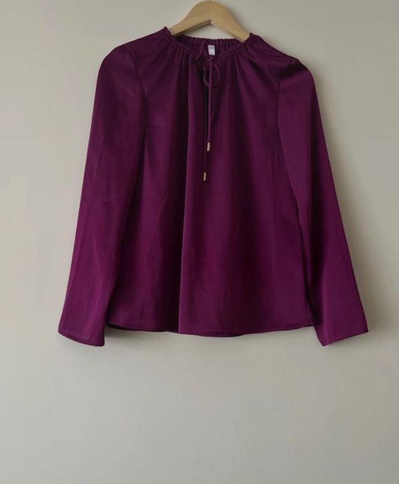 Elegancka satynowa bluzka fioletowa MANGO rozmiar XS S