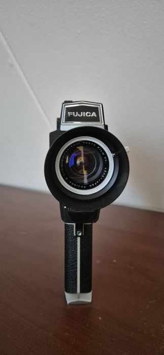 Продам старовинні відеокамеру fujica
