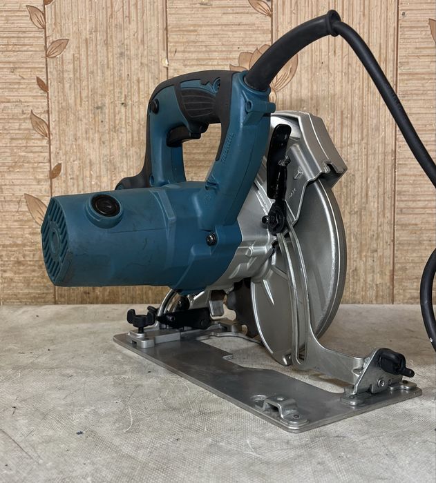 Makita HS7601 Циркулярна Дискова Пила 190мм 1200Вт