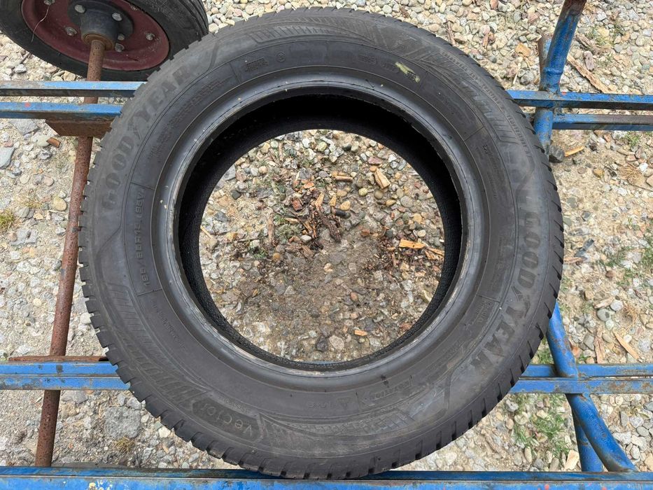 Opona 195/65R15 GoodYear Vector4Seasons 1szt