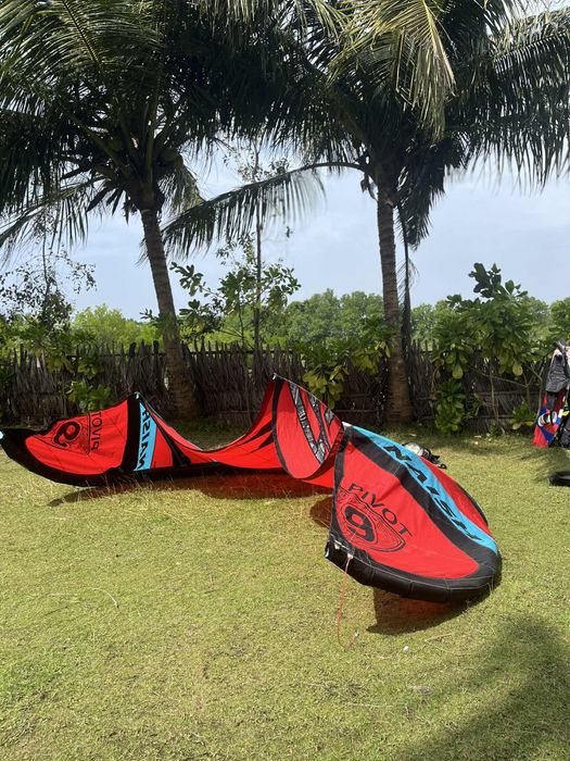 Kite Naish Pivot 9m